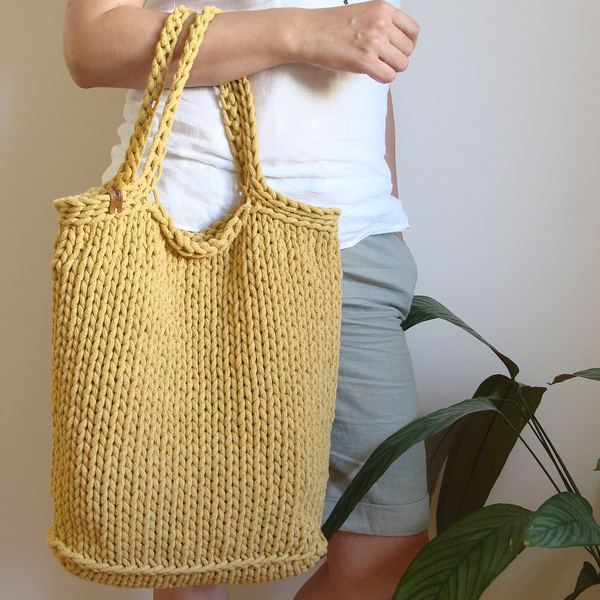 Knit Cotton Rope Tote Bag: Minimalist Beach Handbag with Pockets