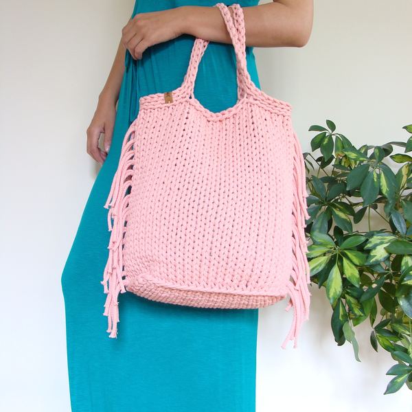 Knit Fringe Tote Bag: Boho Cotton Shoulder Bag with Pockets